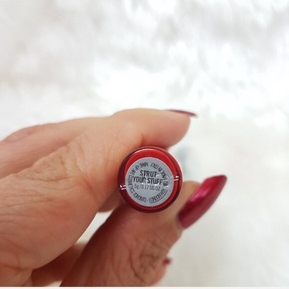 MAC Cosmetics Kissable Lipcolor Strut Your Stuff - Picture 3 of 3